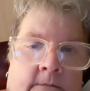 Meet your Posher, Cynthia